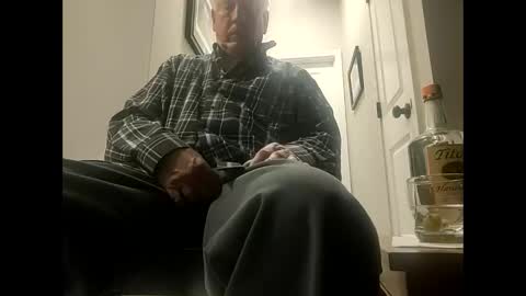 Snapshot of oldsubman chatting on January 27, 10:49 pm oldsubman online show from January 27, 10:49 pm