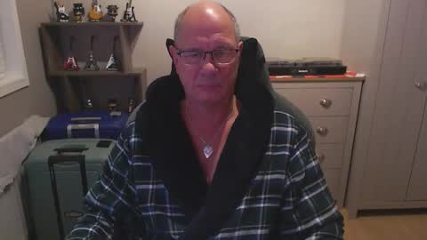 oldveteranuk online show from September 17, 4:46 am