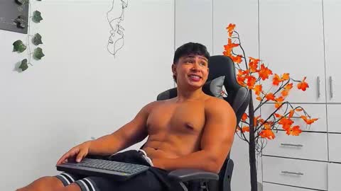 Oliver bray online show from February 12, 5:13 am