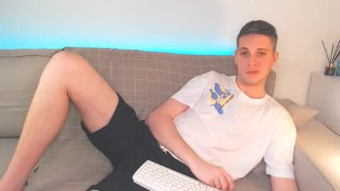 Oliver online show from January 22, 7:13 pm