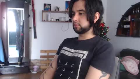 oliver_laid_2023 online show from December 16, 6:15 pm