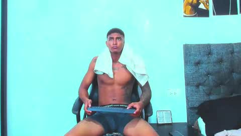 Snapshot of oliver_smith_2 chatting on September 8, 5:23 pm oliver_smith_2 online show from September 8, 5:23 pm