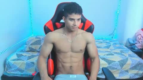 oliver thompsson online show from January 4, 5:05 pm