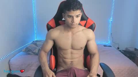 oliver thompsson online show from December 3, 12:05 pm