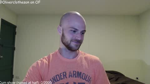 oliverclotheson online show from February 3, 4:14 am