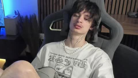 oliverrgroove online show from April 11, 6:22 pm