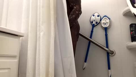 olivertwist1273 online show from January 25, 6:35 pm