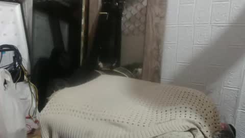 OlySantos online show from May 7, 11:32 am