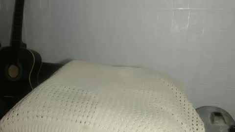 OlySantos online show from May 13, 10:45 am