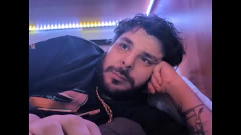 onecrew1 online show from February 19, 8:05 pm