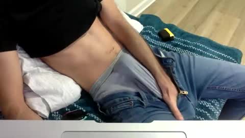 onehitwonder21 online show from February 20, 1:02 am