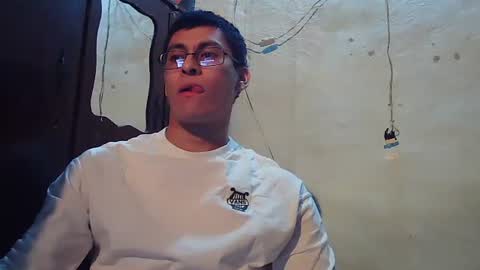 oomaurooo online show from January 12, 5:11 am