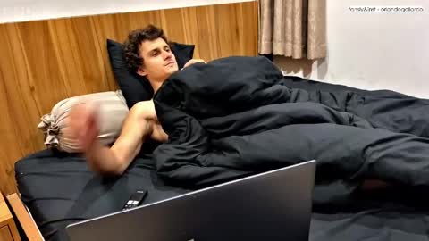 Fansly and Instagram -  online show from April 16, 9:39 pm