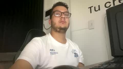 Snapshot of osomalicioso chatting on September 28, 3:32 pm juan online show from September 28, 3:32 pm