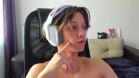 Snapshot of ostin_meoww chatting on October 23, 4:05 am Ostin online show from October 23, 4:05 am