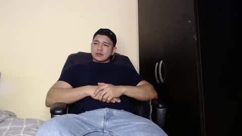 otto_stud online show from November 10, 4:06 am