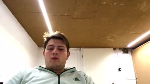 outflayd online show from December 19, 11:01 pm