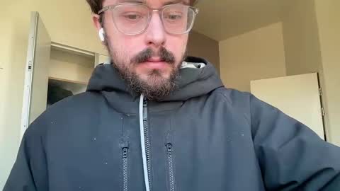 Snapshot of ovidius96 chatting on March 3, 11:06 am ovidius96 online show from March 3, 11:06 am