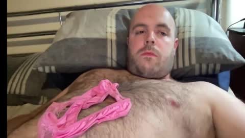 Snapshot of owenfn2 chatting on February 18, 7:32 pm Owen2022 online show from February 18, 7:32 pm