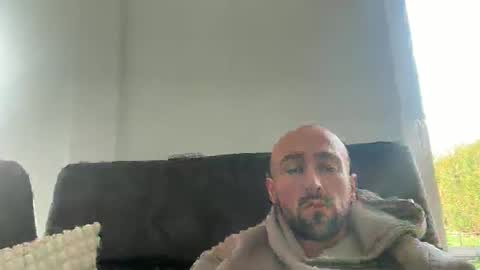 oxlade59 online show from February 12, 1:06 pm