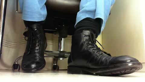 Snapshot of pablomenesssl chatting on March 5, 6:12 pm Pablo Meness online show from March 5, 6:12 pm