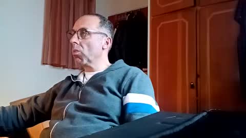 pansak1973 online show from February 15, 12:54 pm