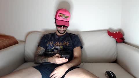 Snapshot of papijakey chatting on December 10, 1:07 am  -- New Videos Down Below online show from December 10, 1:07 am