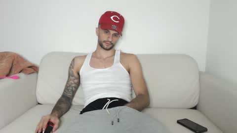 Snapshot of papijakey chatting on January 17, 3:23 am  -- New Videos Down Below online show from January 17, 3:23 am