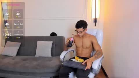 Ryan And Casper online show from November 13, 10:03 pm