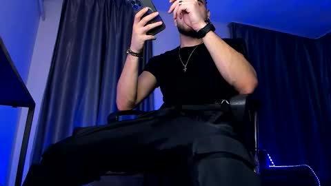 Paris online show from October 31, 8:45 pm