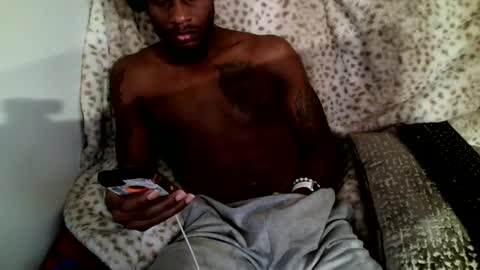 Snapshot of parlay0028 chatting on December 15, 12:18 am Parlay tellio online show from December 15, 12:18 am