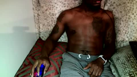 Snapshot of parlaytellio chatting on December 29, 6:05 pm Parlay Tellio online show from December 29, 6:05 pm