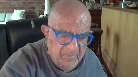 Snapshot of patvac chatting on October 25, 12:45 am patvac online show from October 25, 12:45 am