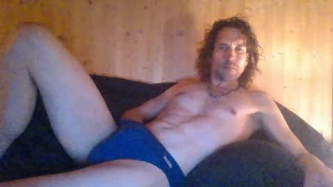 paueriwan online show from December 28, 9:30 pm