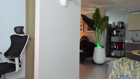 Paul online show from October 31, 1:40 am