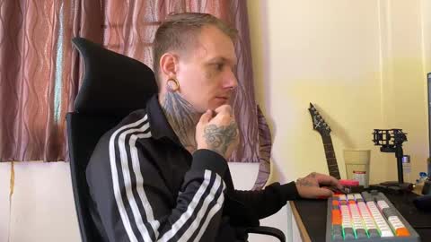 Paul Velvet online show from November 26, 1:30 am