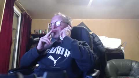 pc8474408 online show from November 26, 11:24 am