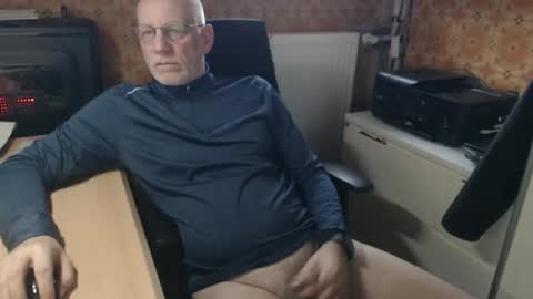 Pemue65 online show from January 19, 9:44 am