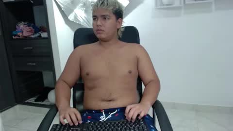 Snapshot of percibal_junior1 chatting on January 28, 2:21 am percibal_junior1 online show from January 28, 2:21 am