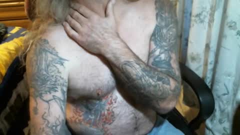 Snapshot of perkymalenipples chatting on December 4, 9:46 pm perkymalenipples online show from December 4, 9:46 pm