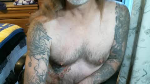 Snapshot of perkymalenipples chatting on December 31, 2:14 pm perkymalenipples online show from December 31, 2:14 pm