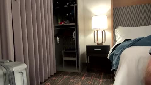 Snapshot of peterpencil1 chatting on November 1, 3:32 am Pencil Dick online show from November 1, 3:32 am