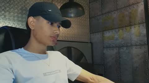 petersanders1 online show from November 25, 11:12 am