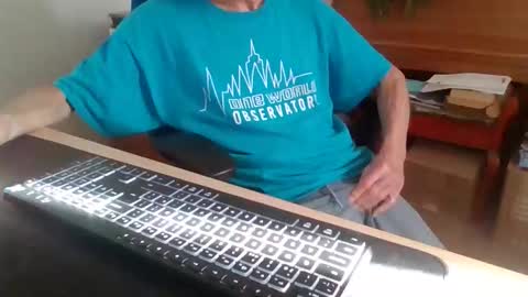 petitwilly online show from October 27, 9:33 am