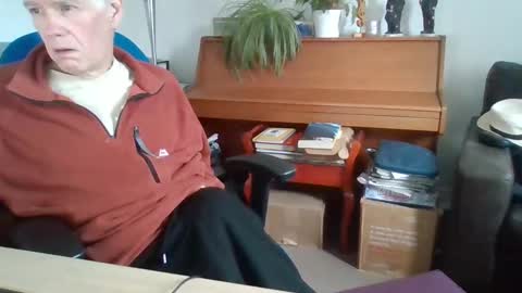 petitwilly online show from February 19, 10:12 am