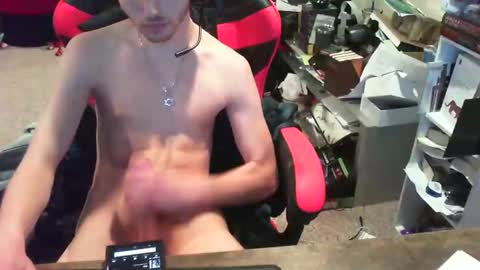 Snapshot of phantm420__ chatting on January 13, 6:38 pm phantm420__ online show from January 13, 6:38 pm