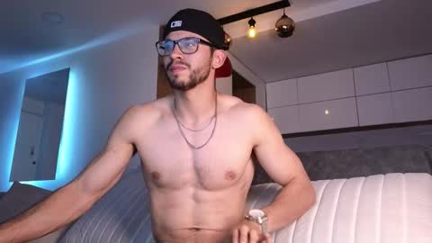 phantom_bigger1 online show from January 5, 11:30 pm