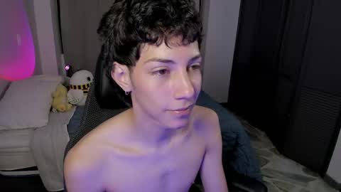 Phil.   INDEPENDENT MODEL online show from June 3, 2:02 am