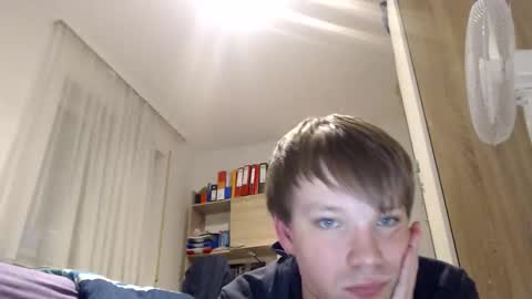 phillip25y online show from April 1, 9:23 pm