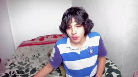 picaszomilos350 online show from December 2, 12:08 pm